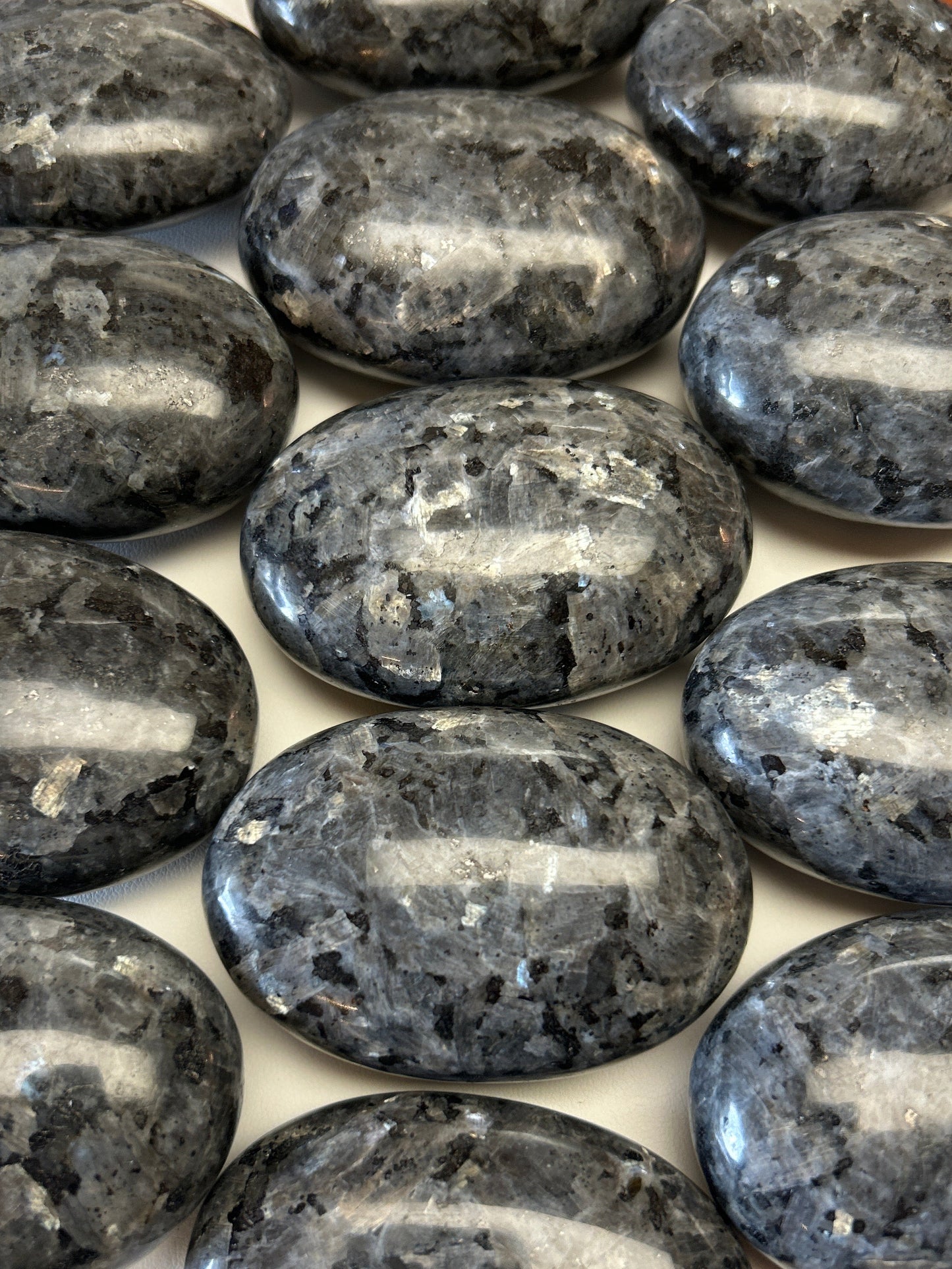 Larvakite palmstone