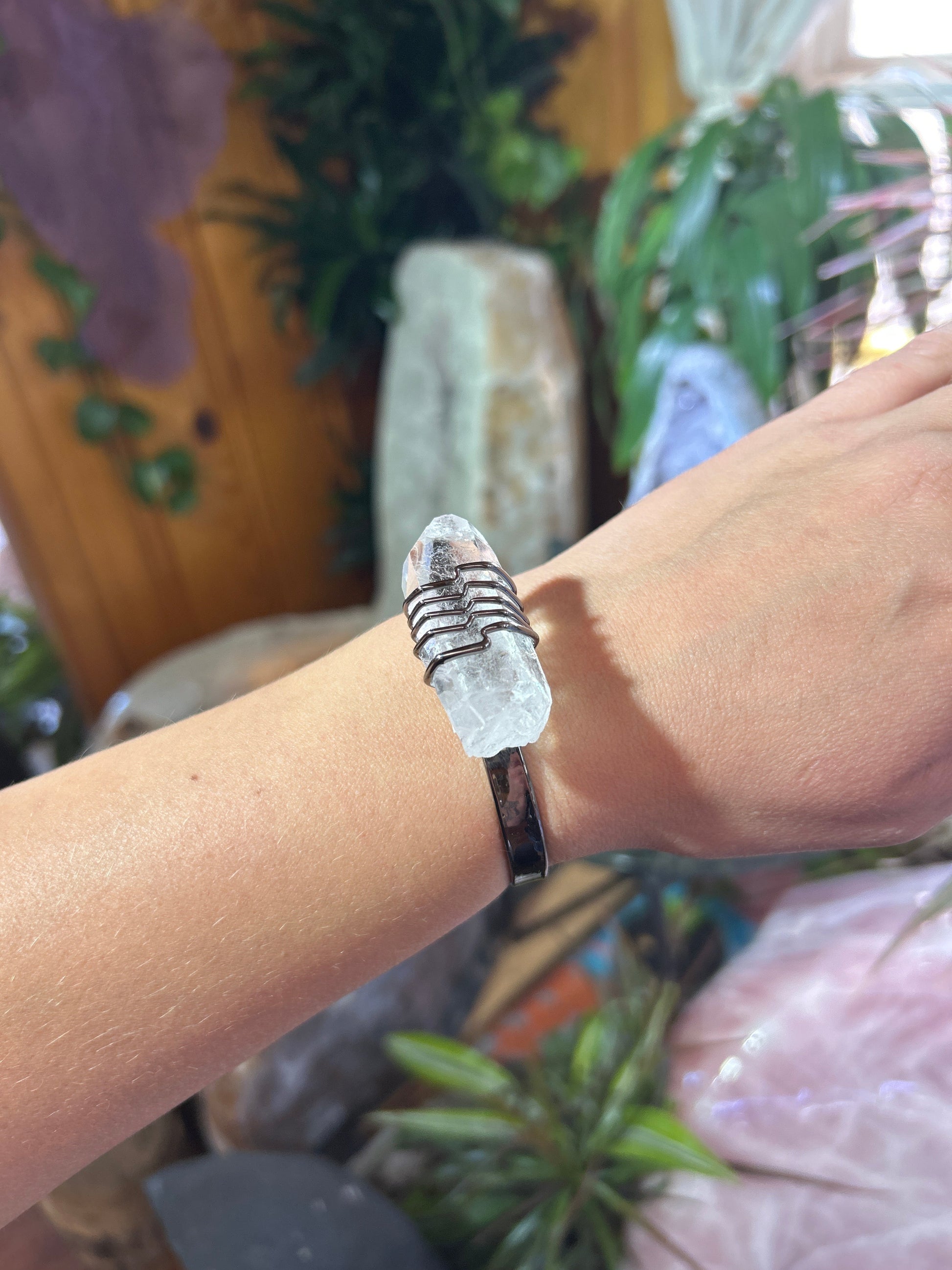 Quartz Crystal Plated Silver Bangle CWDM