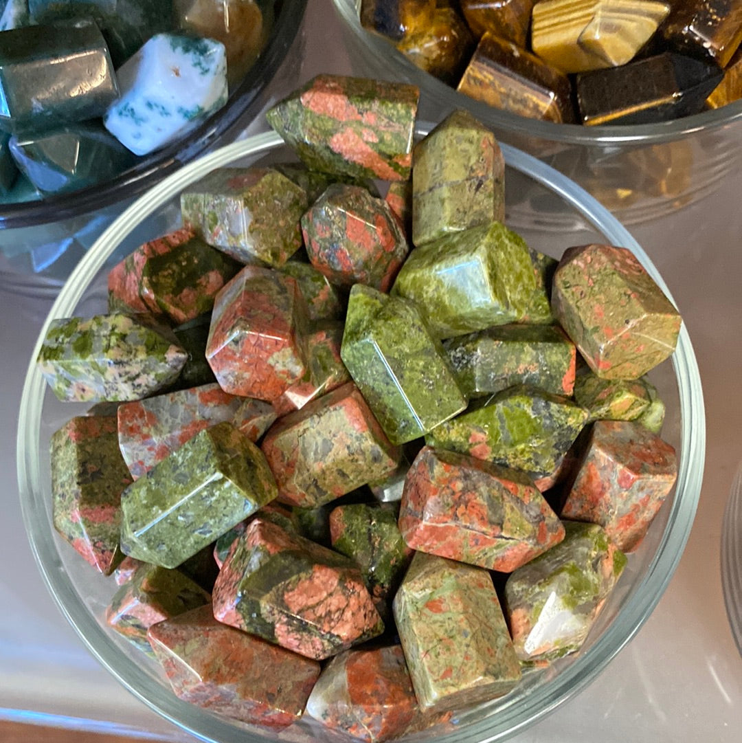 Gemstone Mini-towers Mountain Mineral Market