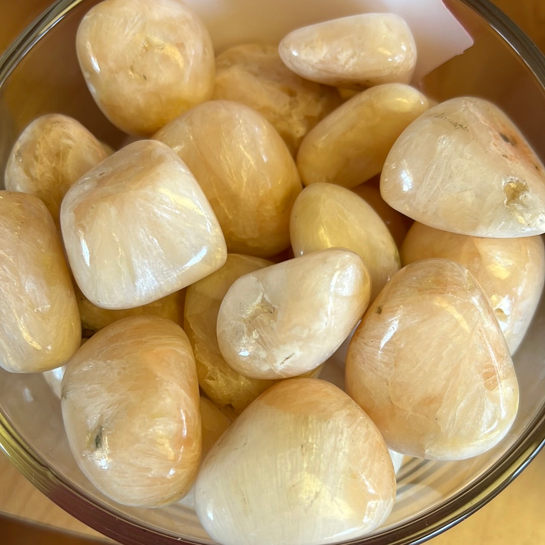 Stilbite tumble stones MMM